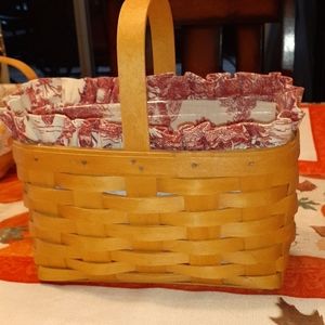 Preowned Longaberger 2002 Candle basket.